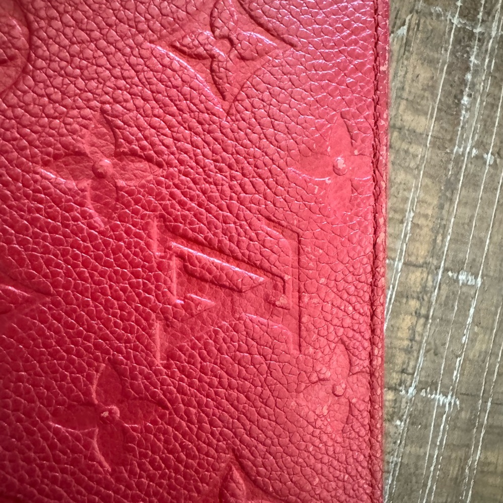LOUIS VUITTON Red zippy Wallet - Picture 6 of 16